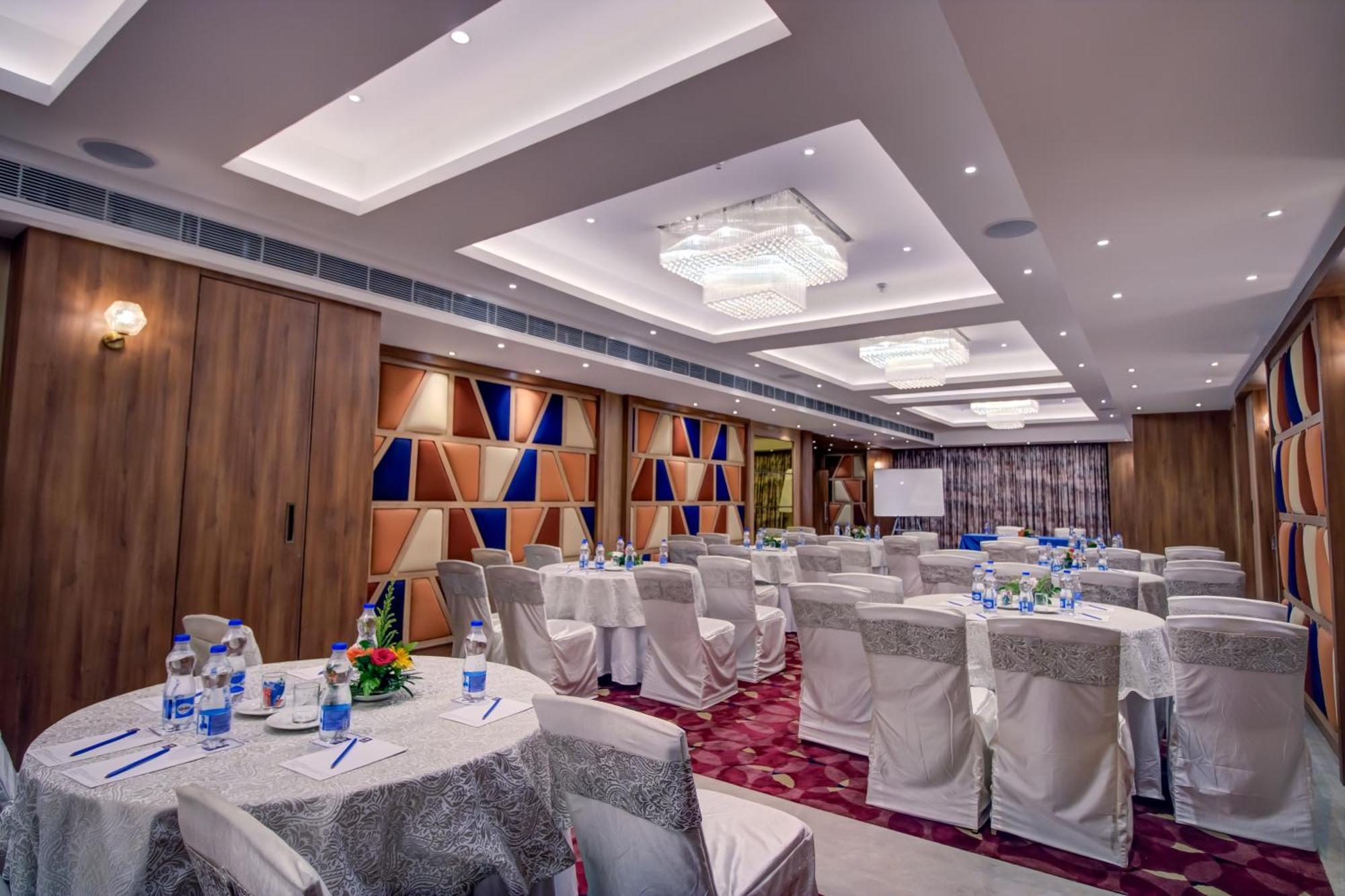 Cozzet Victoria Hotel Bhubaneswar Eksteriør billede