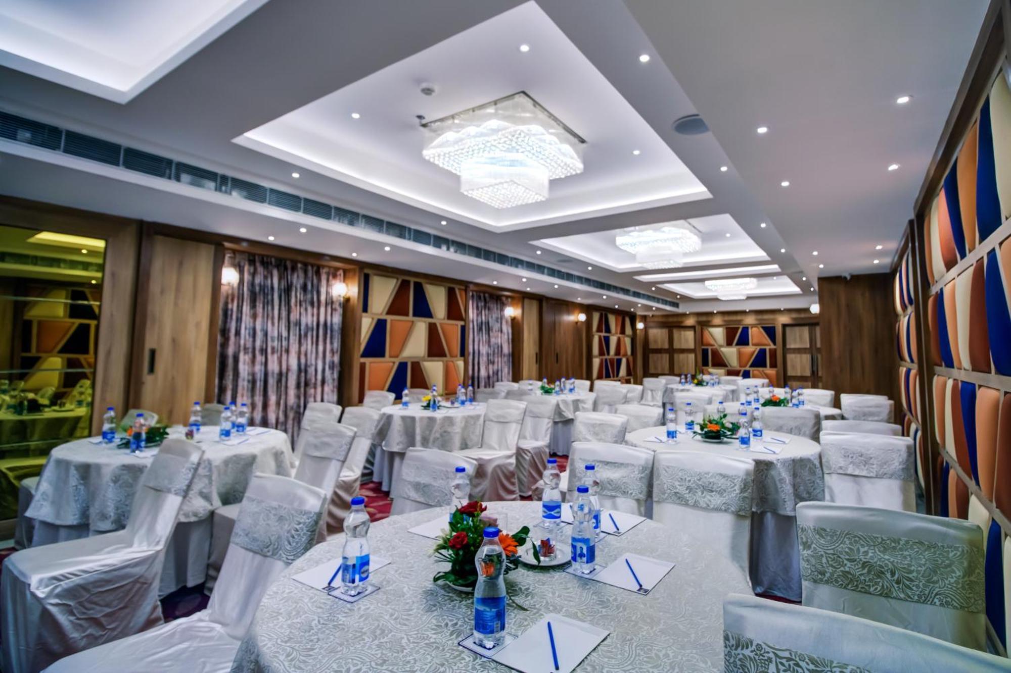 Cozzet Victoria Hotel Bhubaneswar Eksteriør billede