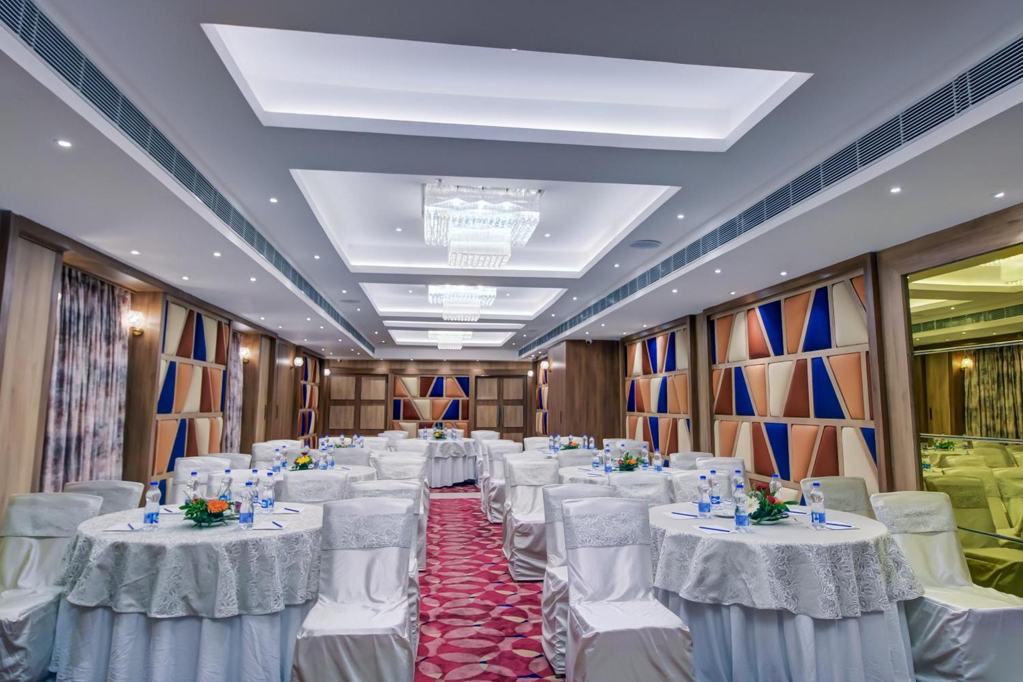 Cozzet Victoria Hotel Bhubaneswar Eksteriør billede