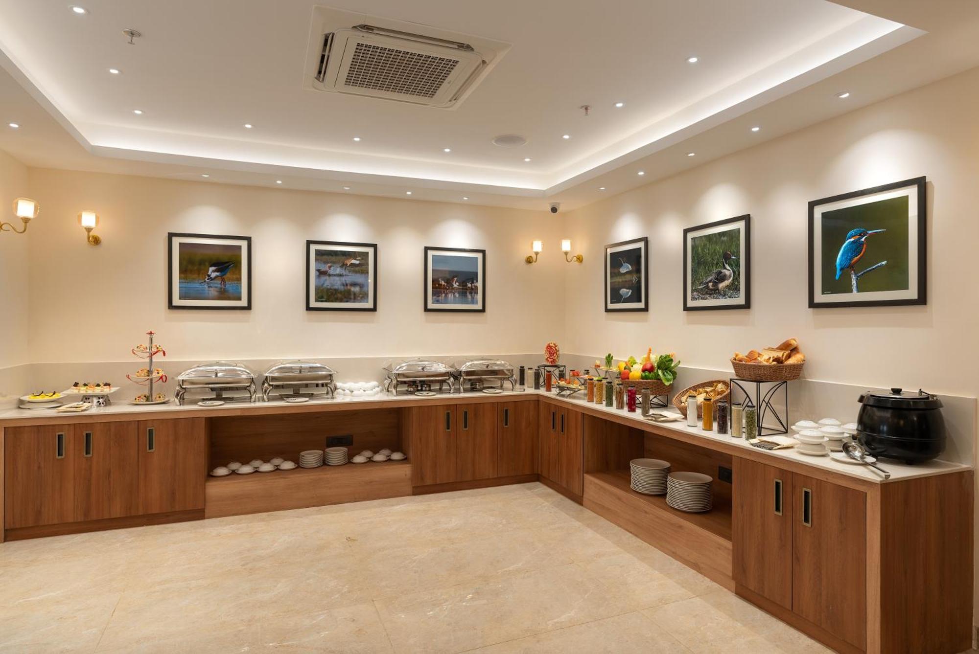 Cozzet Victoria Hotel Bhubaneswar Eksteriør billede